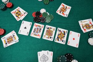 Hướng dẫn chơi Poker 777Loc chuẩn